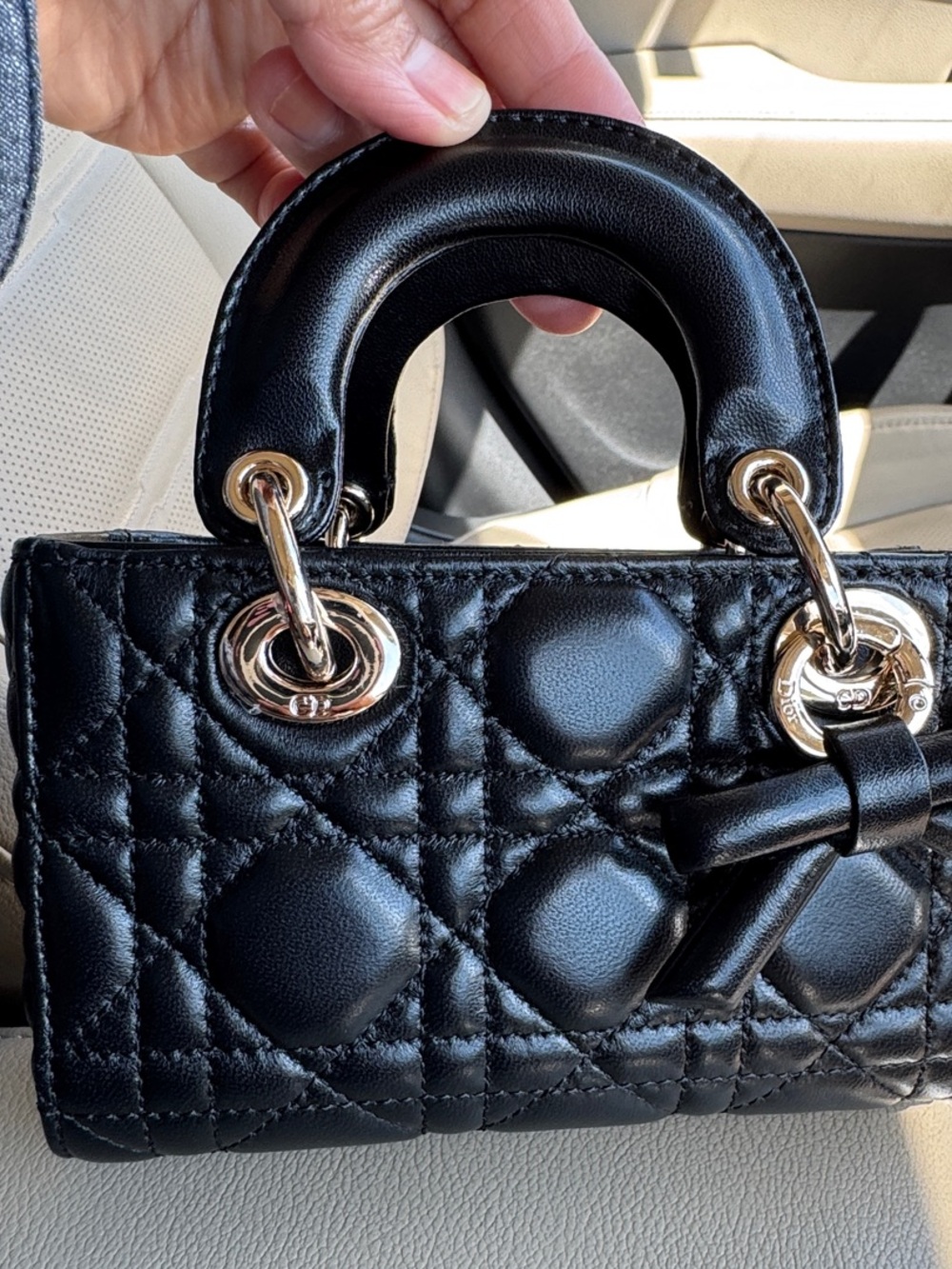 ❤️Very cute 🥰 Black Quilted Mini Tote with Gold-Tone Hardware NWOT🖤